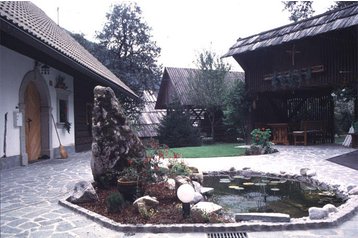Eslovenia Privát Studor, Exterior